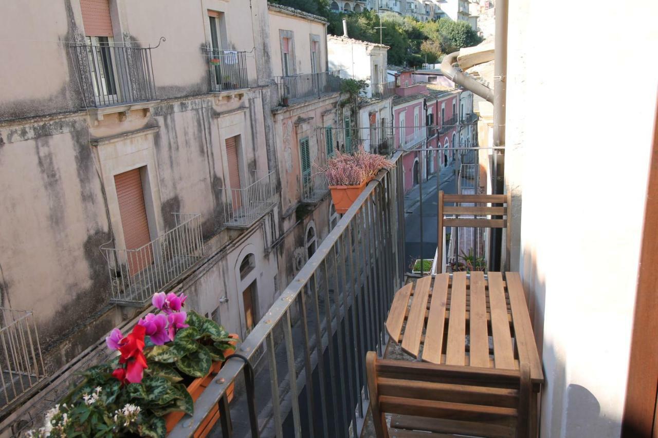 Bed and Breakfast Le Luci Su Ibla - Ospitalita Con Vista Ragusa Exterior foto