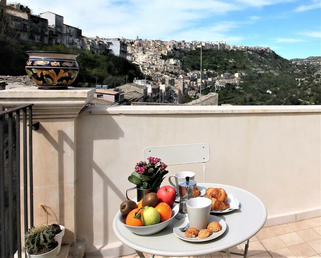 Bed and Breakfast Le Luci Su Ibla - Ospitalita Con Vista Ragusa Exterior foto