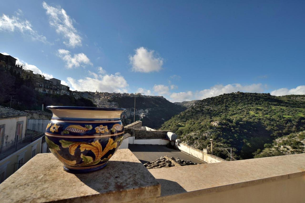Bed and Breakfast Le Luci Su Ibla - Ospitalita Con Vista Ragusa Exterior foto