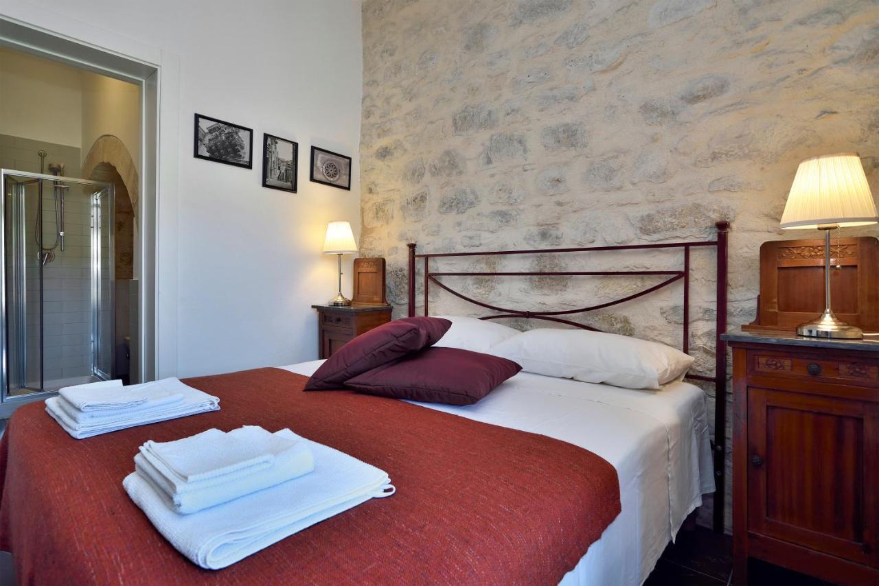 Bed and Breakfast Le Luci Su Ibla - Ospitalita Con Vista Ragusa Exterior foto
