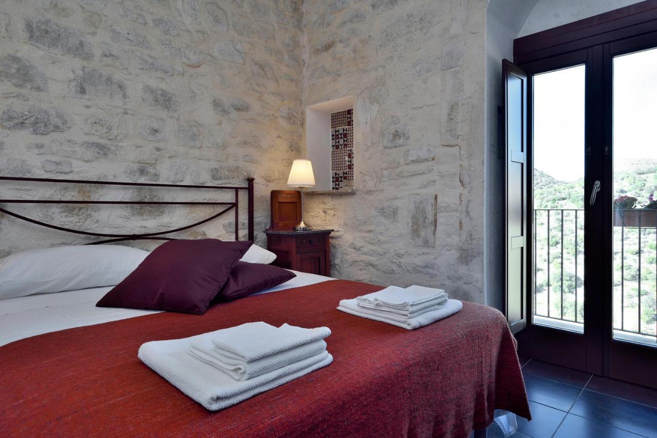 Bed and Breakfast Le Luci Su Ibla - Ospitalita Con Vista Ragusa Exterior foto